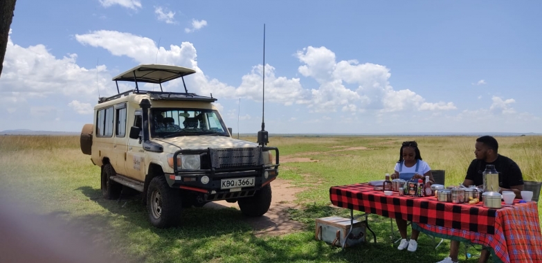 Safari Vehicles Hire in Kenya  with driver Guide