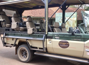 Nairobi National Park car hire open jeep 4×4